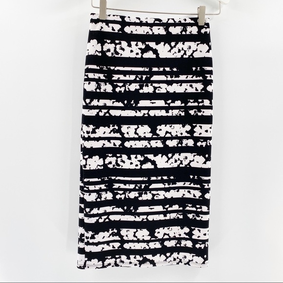 Leith Dresses & Skirts - Leith Black and White Print Pencil Skirt Size S